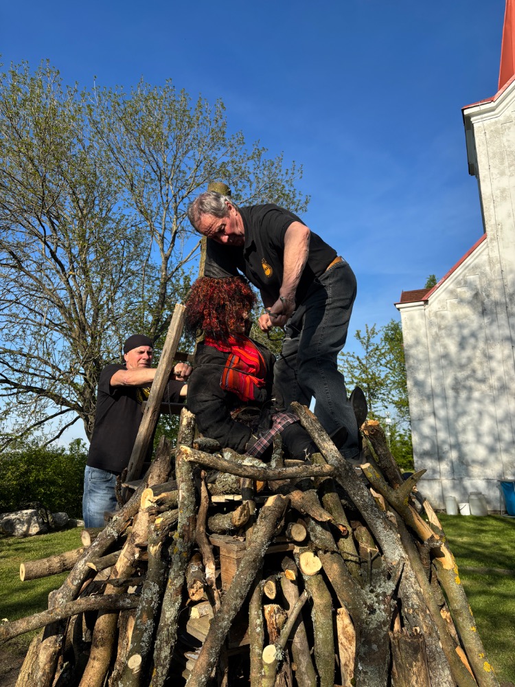 V Jistebnici odvezli čarodějnici z pranýře na Magdalénu. Tam čekala hranice | Jižní Čechy Teď!